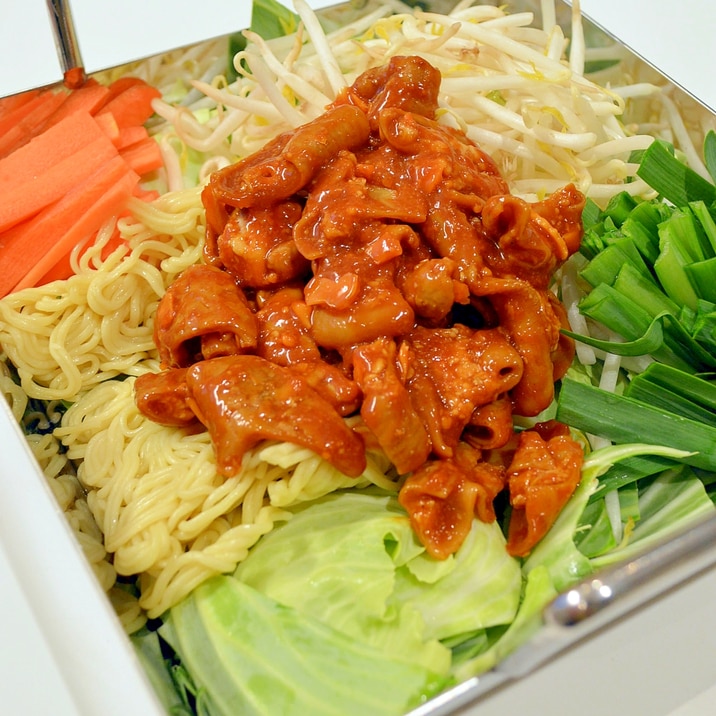 こてっちゃんで簡単 麺入り モツのちりとり鍋 レシピ 作り方 By まめもにお 楽天レシピ こてっちゃんで簡単 麺入り モツのちりとり鍋 レシピ 作り方 By まめもにお 楽天レシピ
